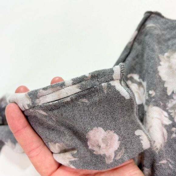 Chaser T-Shirt Womens Small Gray Jersey Long Sleeve Raglan Floral Round Neck new - Picture 5 of 10